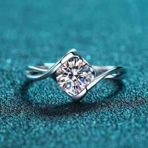 1 Carat Brilliant Cut D Color Moissanite Angel Kiss Ring Sparkling Gemstone