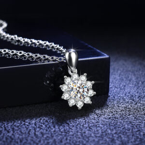 925 Sterling Silver 1 Carat D Color Moissanite White Gemstone Snowflake Pendant Necklace